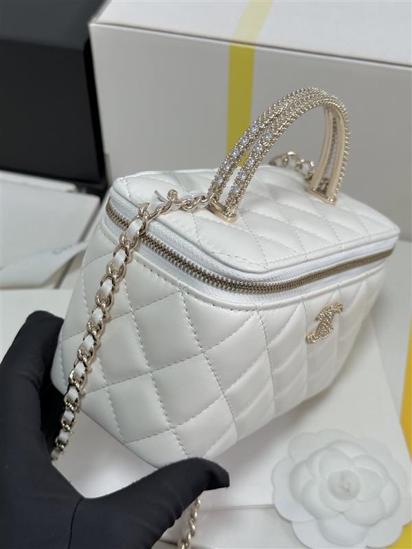 2026131221016306 700